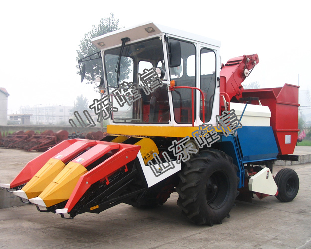 4 Rows Corn Combine Harvester