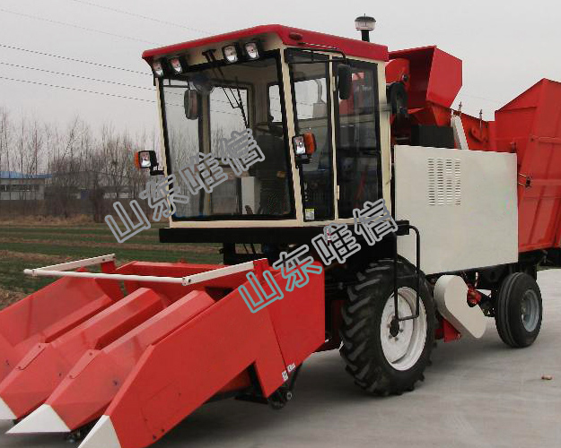 4 Rows Corn Combine Harvester