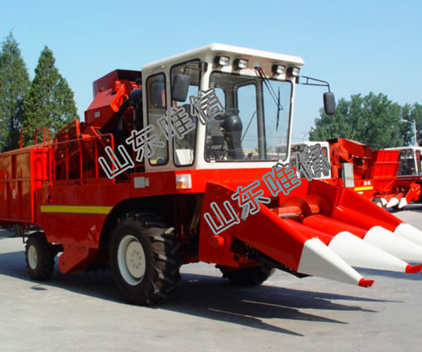 3 Working Rows Corn Harvester Machine