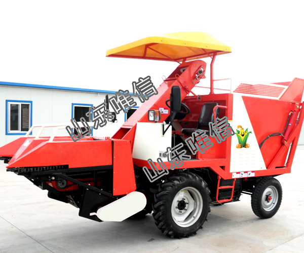 Corn Harvester Machine