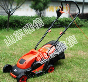 Self-Propelled Honda Engineer Lawn Mowers 
