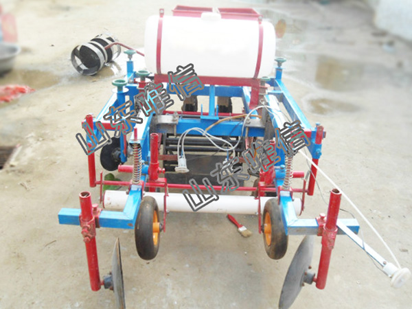 Peanut Planting Machine (Spread Fertilizer And Film Laminating )