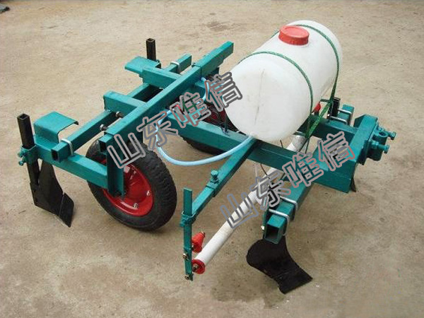 Plastic Mulching And Spraying Machine