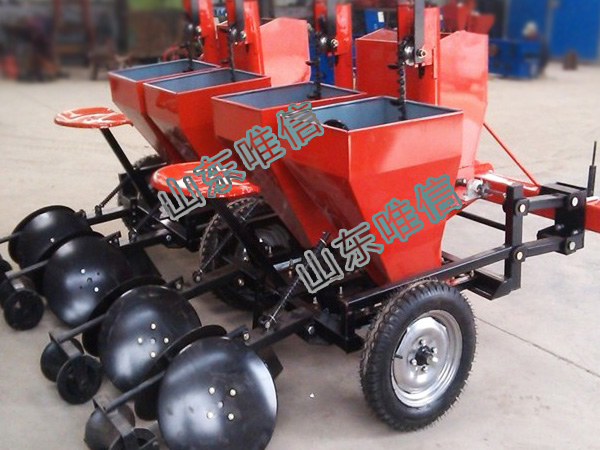 4 Rows Potato Planting Sowing Machine