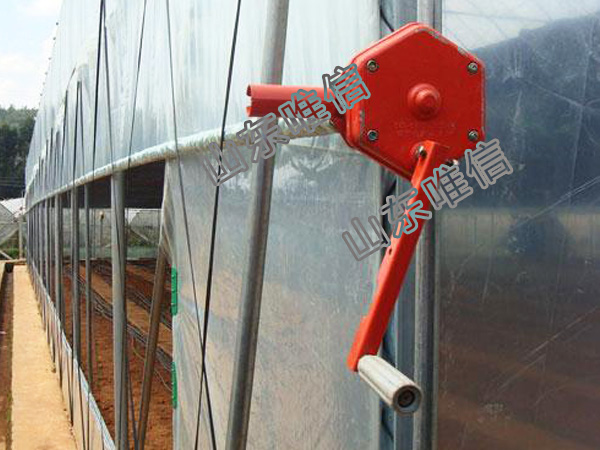 Round Hoop Greenhouses Roll Up Machine For Fabric Covering