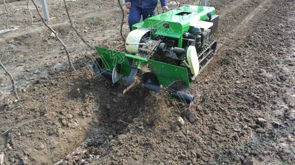 2F-30 Fertilizer Spreader