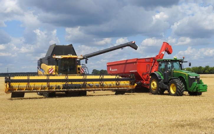 How Does A Farm Corn Combine Harvester Work?