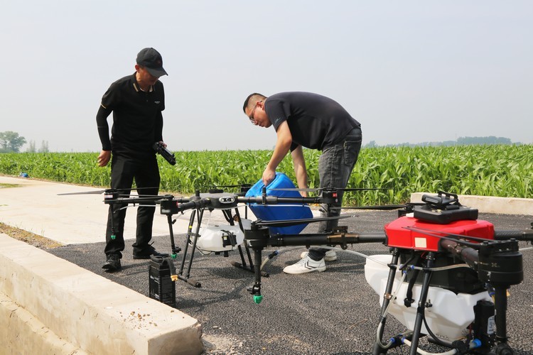Shandong Weixin Company The UAV Plant Protection Team Serves Agriculture,Rural Areas And Farmers And Helps Rural Revitalization