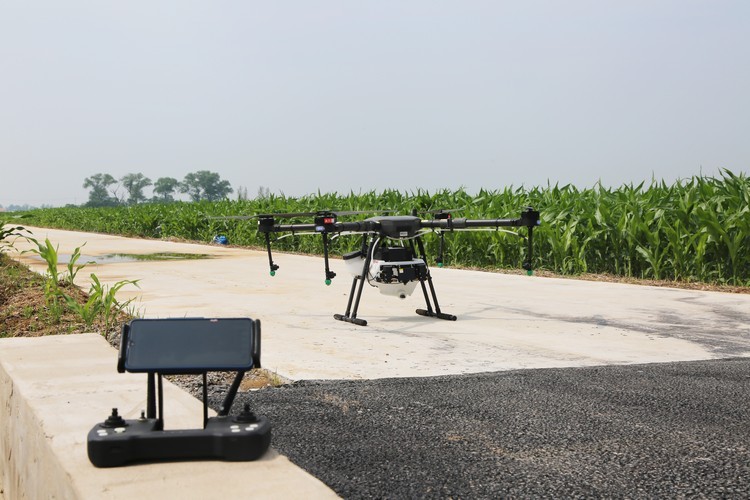 Shandong Weixin Company The UAV Plant Protection Team Serves Agriculture,Rural Areas And Farmers And Helps Rural Revitalization