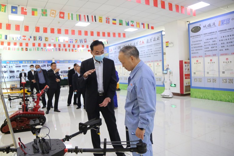 Municipal And District People's Congress Representatives Visit Shandong Weixin For Special Research